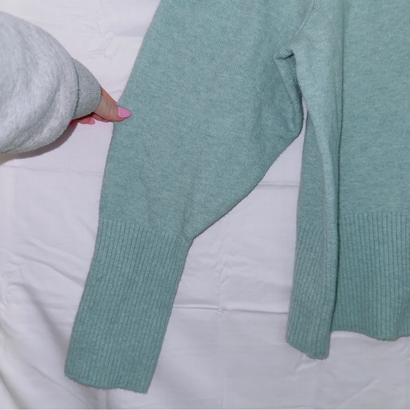 J. Crew BD411Puff-sleeve crewneck sweater in Supersoft yarn in Teal Blue - Picture 2 of 8